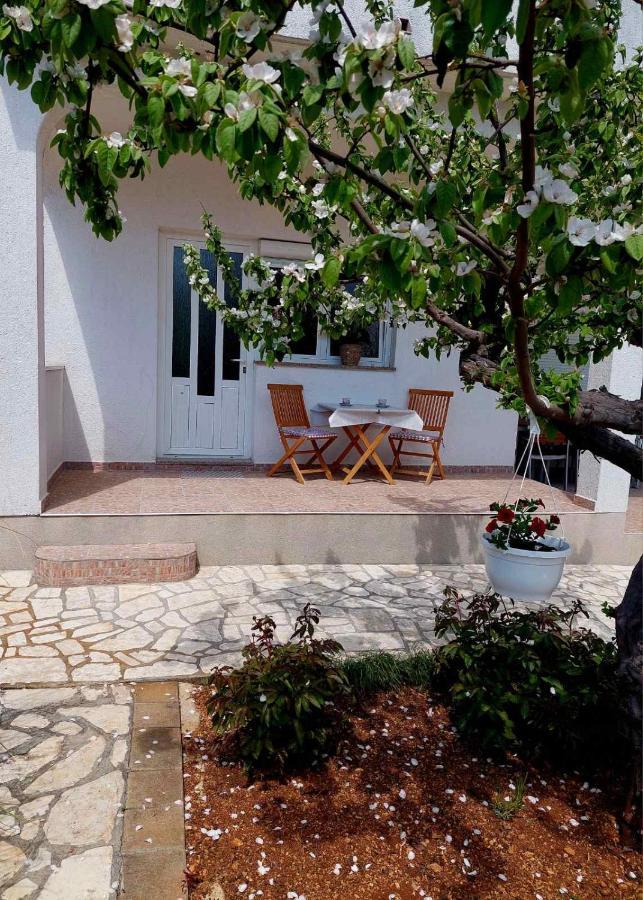 Rooms Hodanic Krk Town Exterior photo